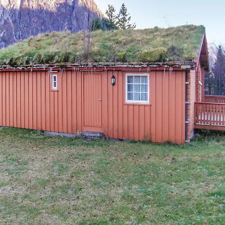 Holiday home 3 Bedroom Lovely In Eresfjord
